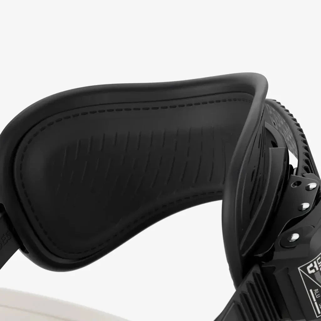 Image of Union Union Strata Snowboard Binding  Snowfit